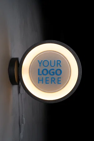 Pieza con tu logo · versión 2